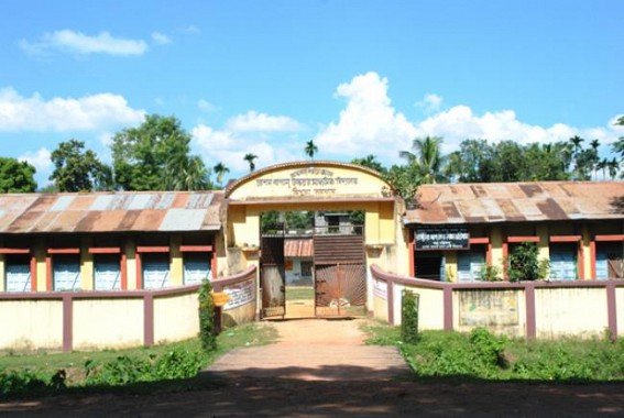 School teachers continuing private tuitions School teachers continuing private tuitions